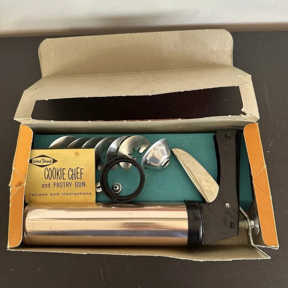 VTG West Bend Cookie Chef & Pastry Gun Trigger Operated In‎ Box